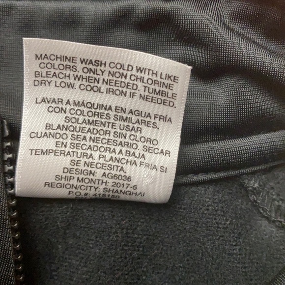 Child’s Adidas Black and Red Zip Up Polyester Jacket Size 24 Months - Picture 6 of 6